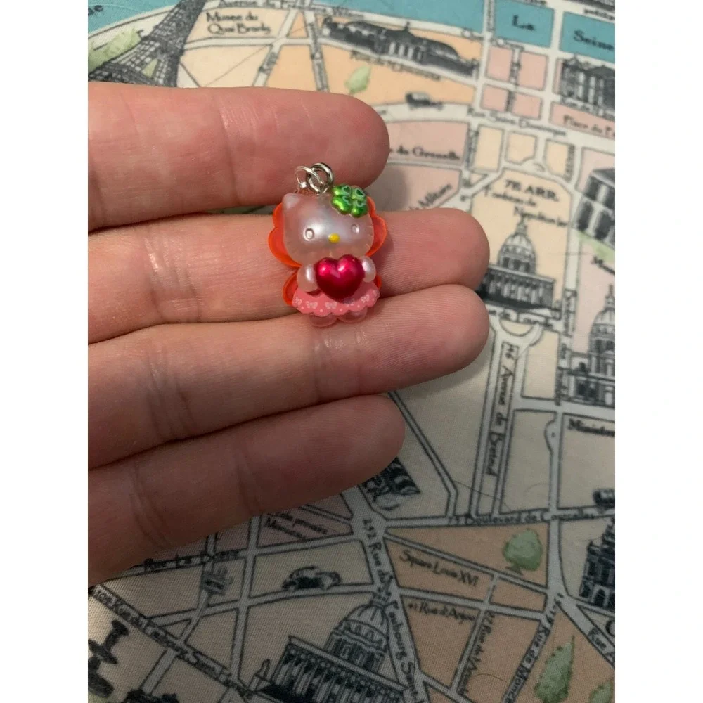 Sanrio Hello Kitty Nasu Highland Park Clover And Heart Gotochi Charm Keychain